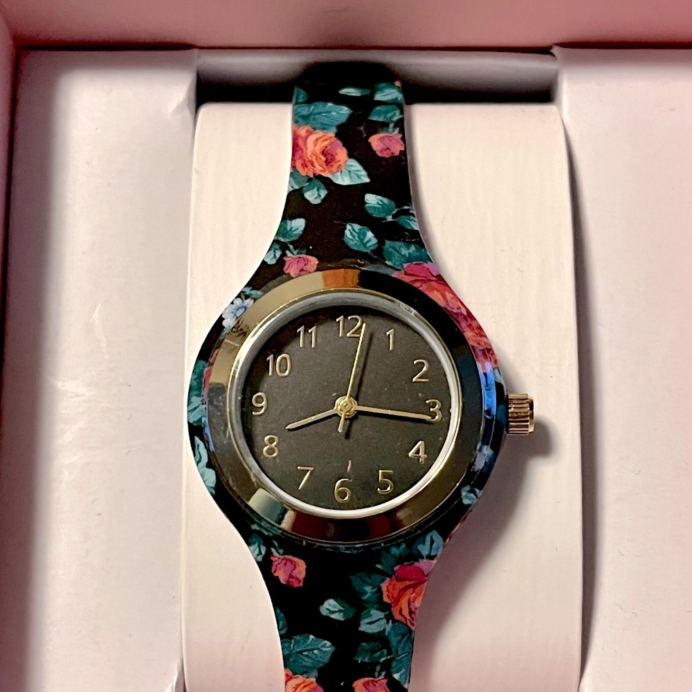 NWT Women’s Silicone Floral Watch